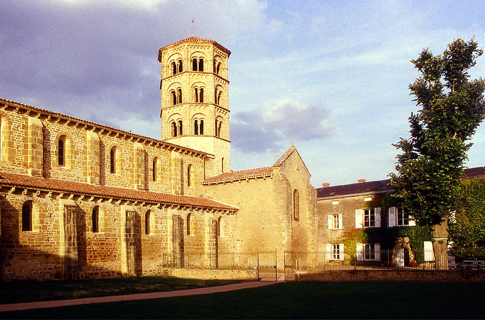 Anzy-le-DucCathedral.jpg